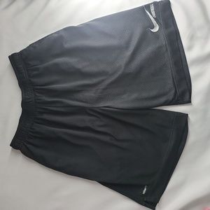 Men's Nike Shorts Black Mesh 9" - Size Large